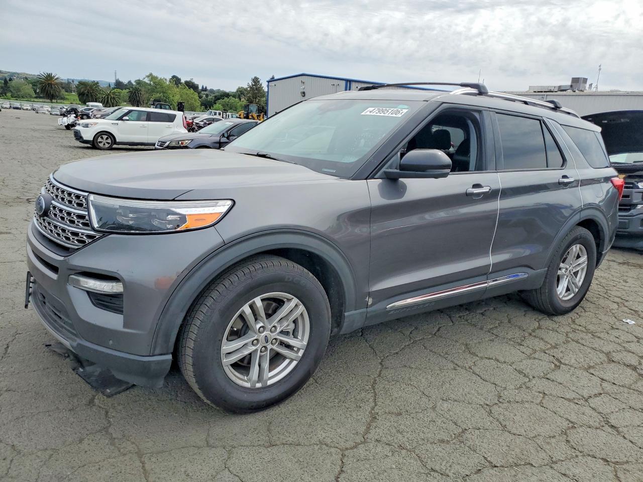 Salvage Ford Explorer Image