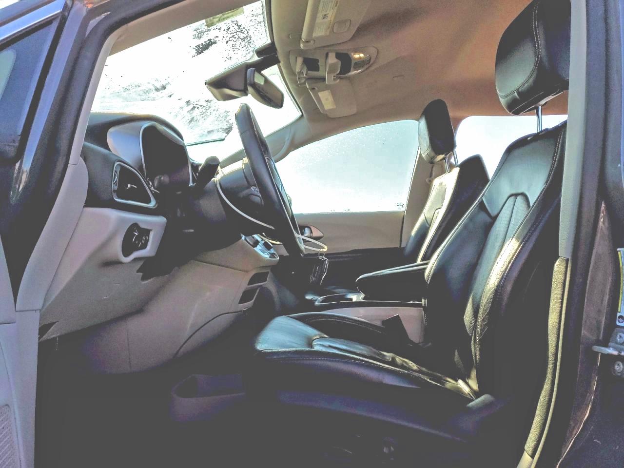 Chrysler Pacifica Touring L