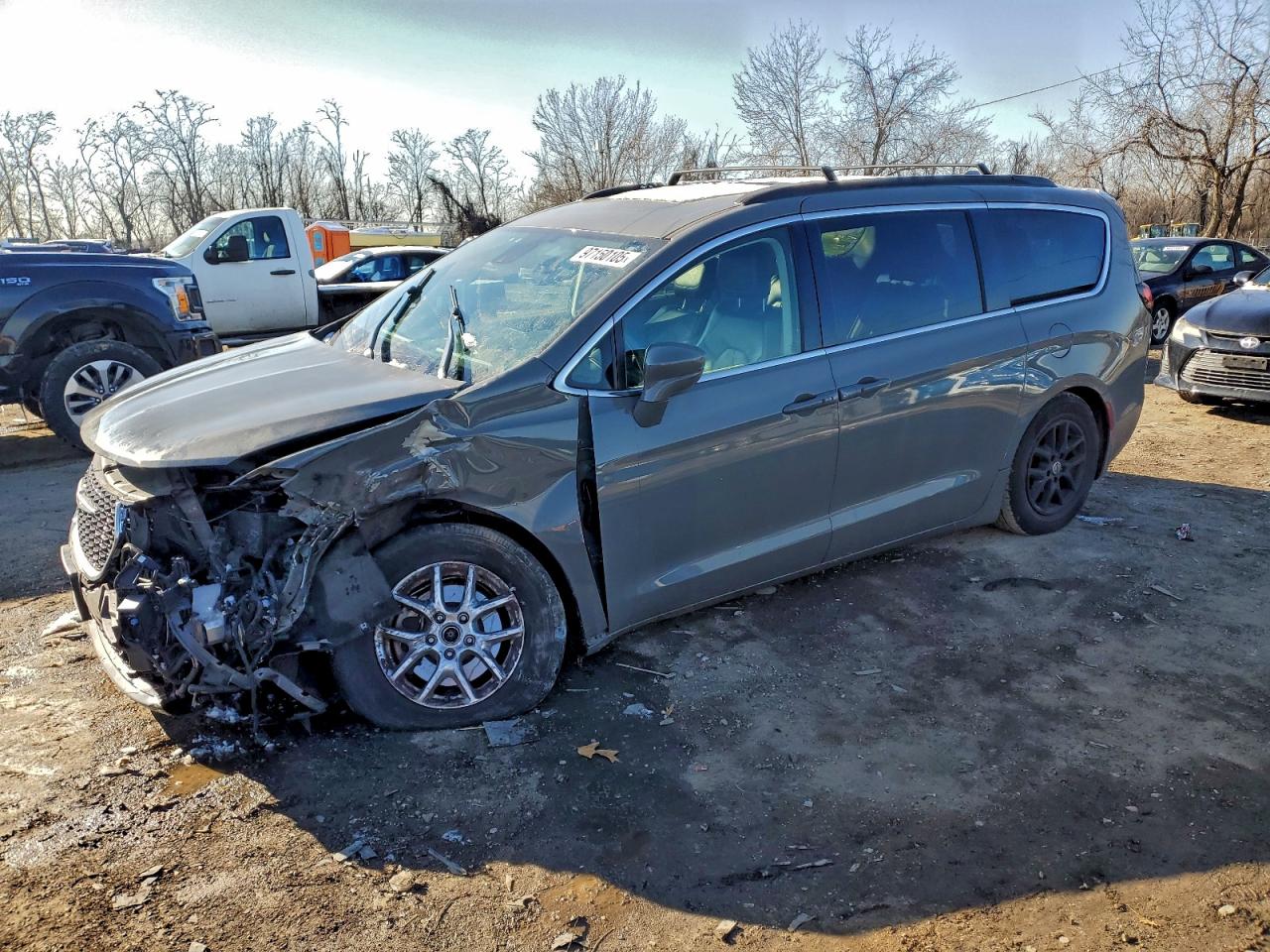 Salvage Chrysler Pacifica Image