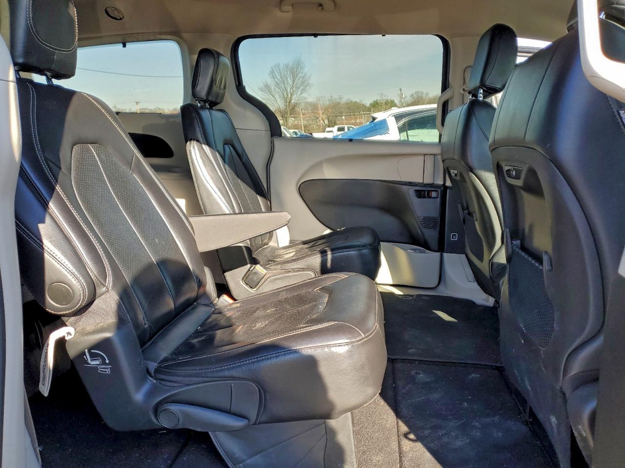 Chrysler Pacifica Touring L