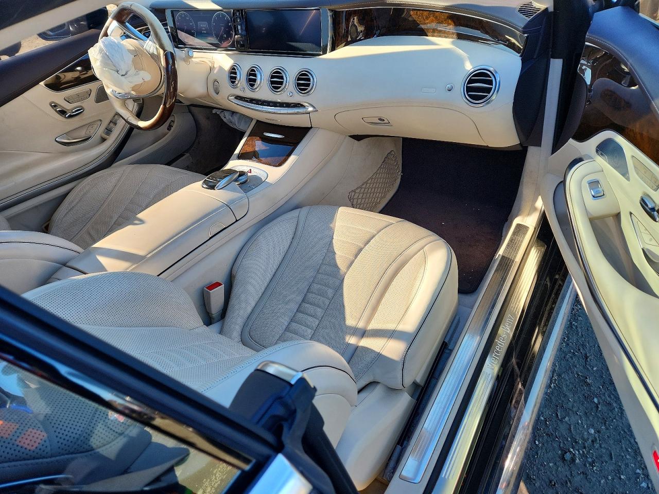 Mercedes-Benz S-Class 550