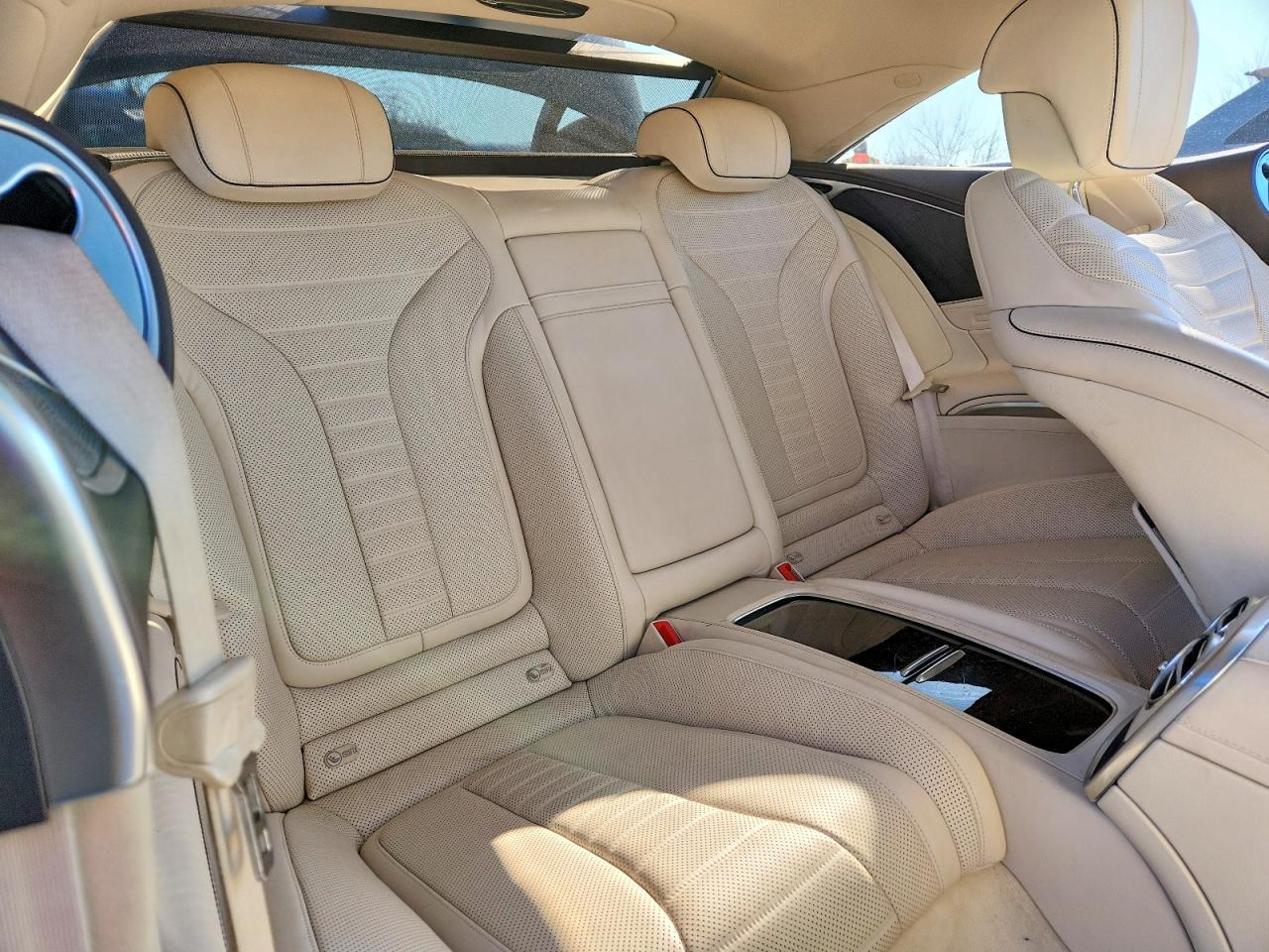 Mercedes-Benz S-Class 550