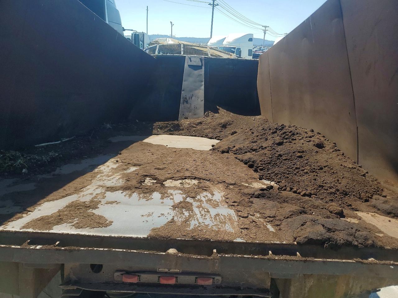 Freigliner Medium Conventional Fl70