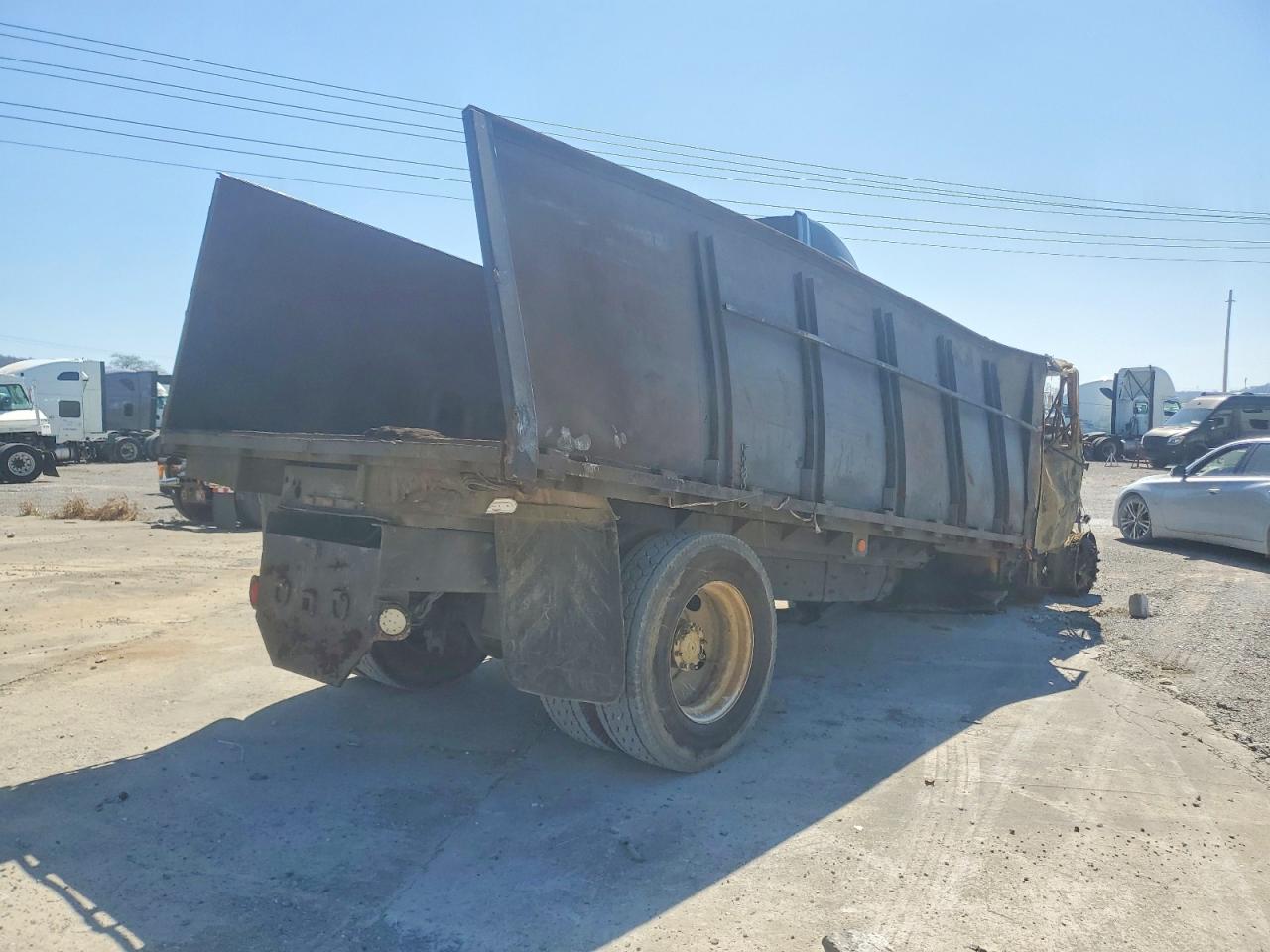 Freigliner Medium Conventional Fl70