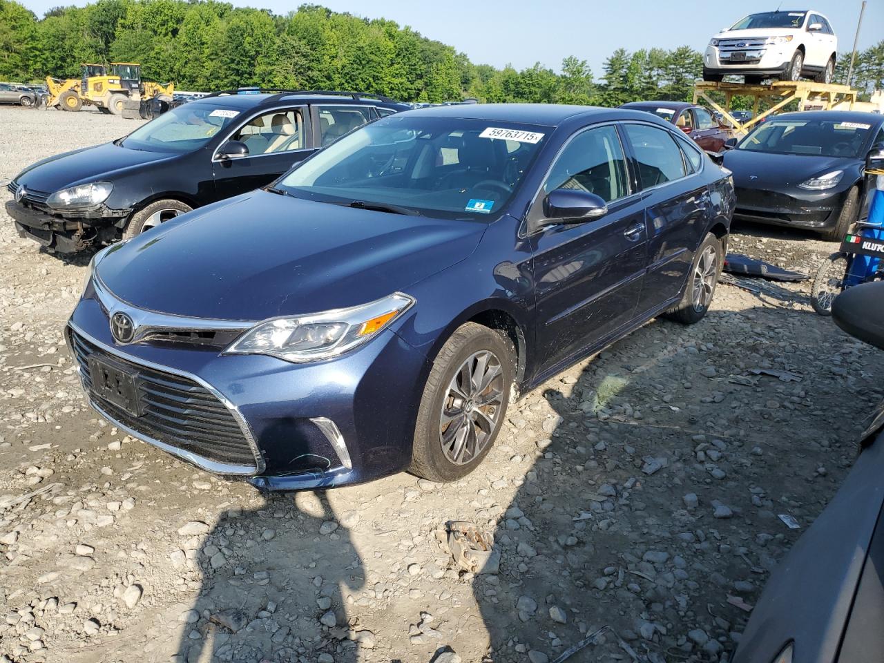 Salvage Toyota Avalon Image