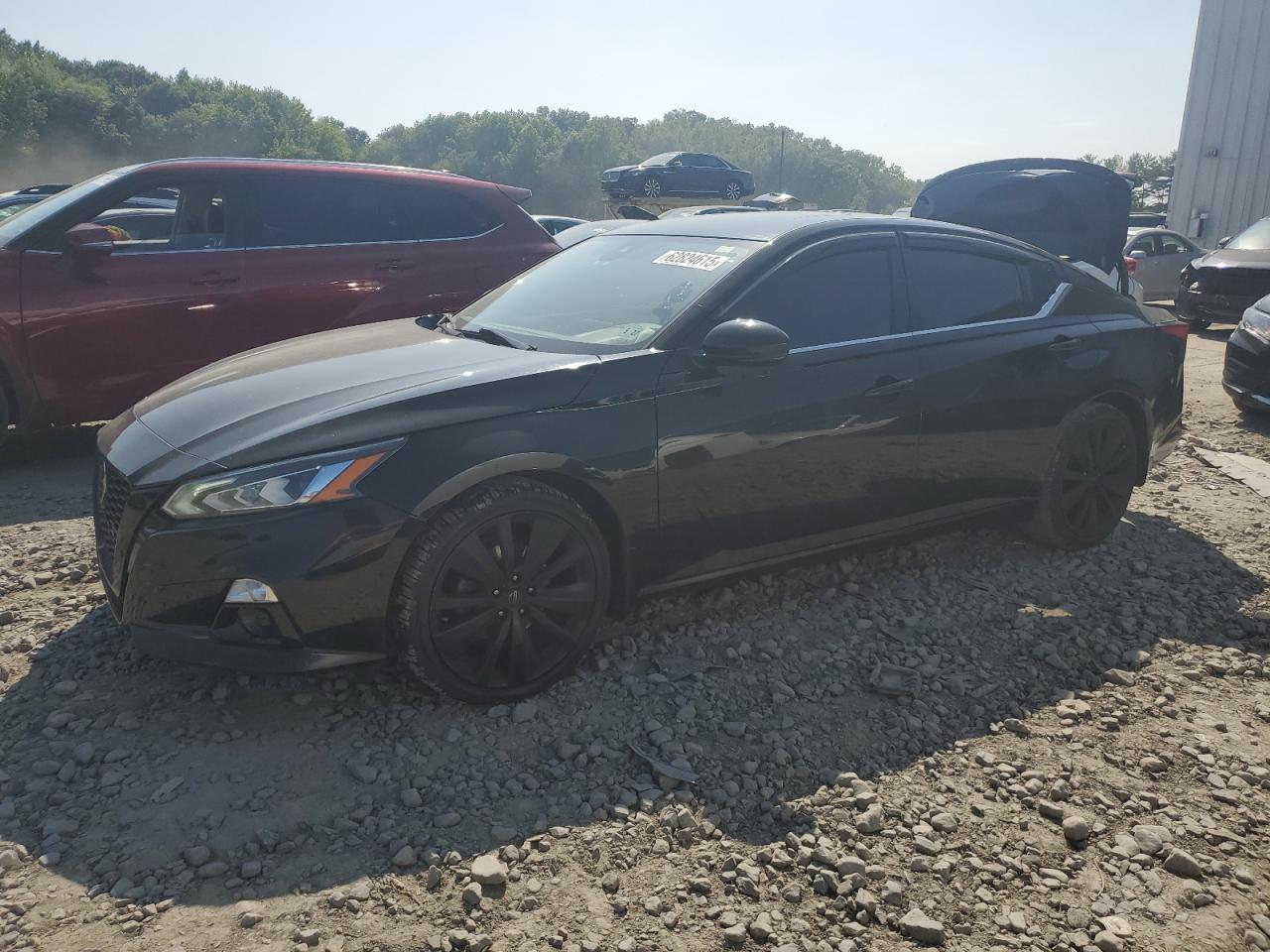 Salvage Nissan Altima Image