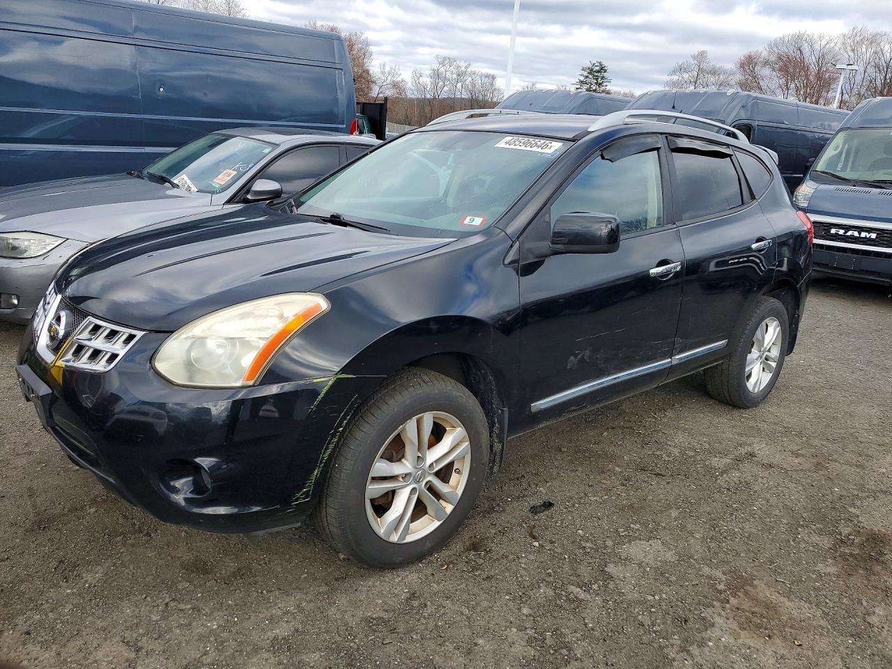 Salvage Nissan Rogue Image