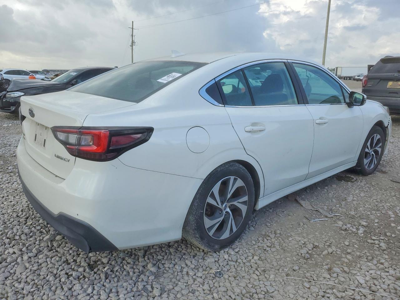 Subaru Legacy Premium