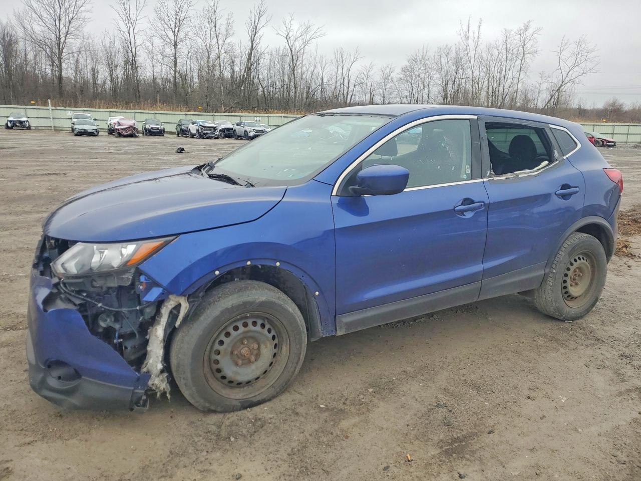 Salvage Nissan Rogue Image