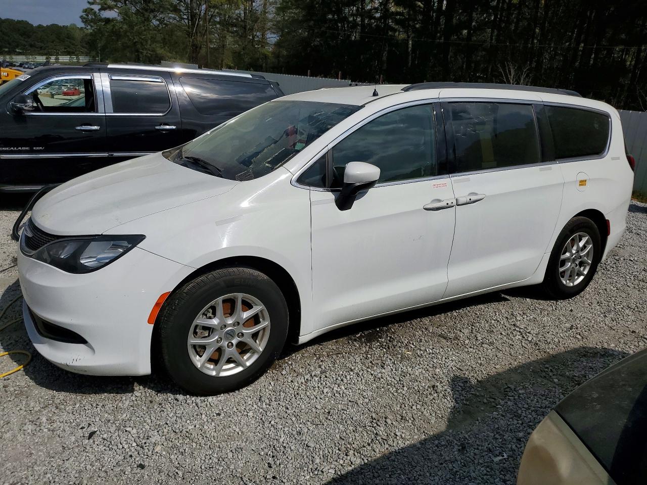 Salvage Chrysler Minivan Image