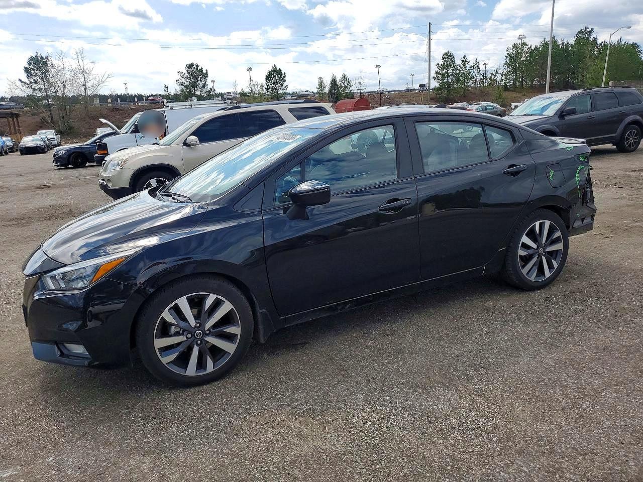 Salvage Nissan Versa Image