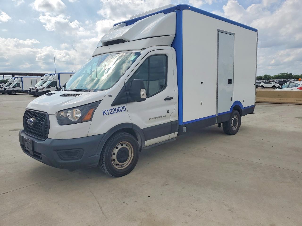 Salvage Ford Transit Image