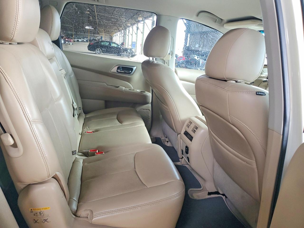 Nissan Pathfinder Platinum