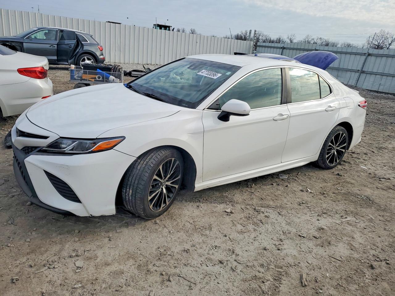 Salvage Toyota Camry Image