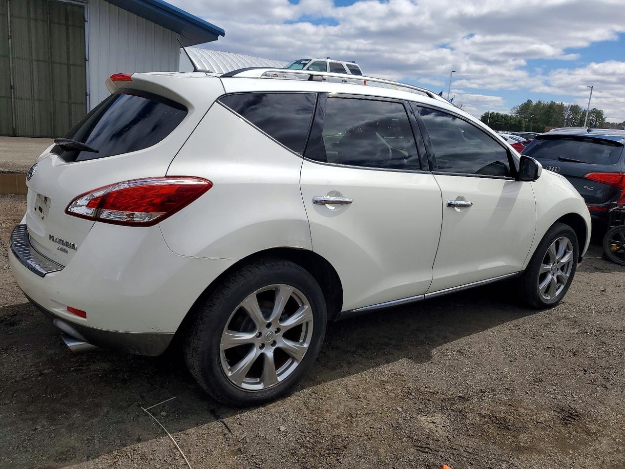 Nissan Murano S