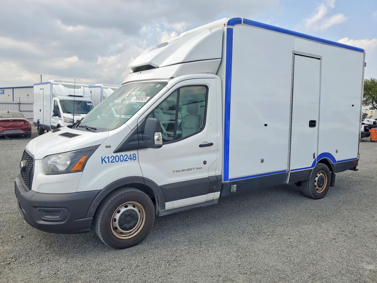 Salvage Ford Transit Image