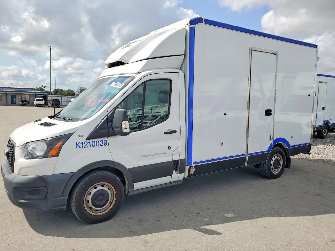 Salvage Ford Transit Image