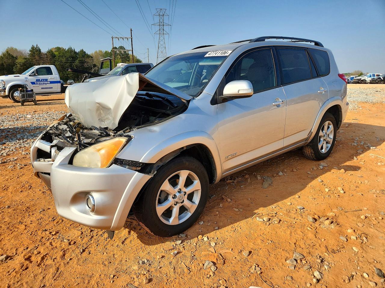 Salvage Toyota RAV4 Image