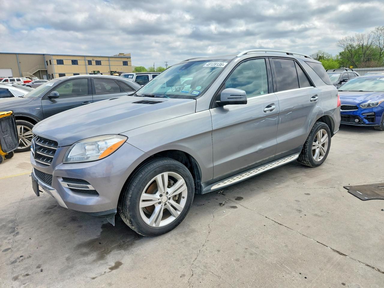 Salvage Mercedes-Benz M-Class Image