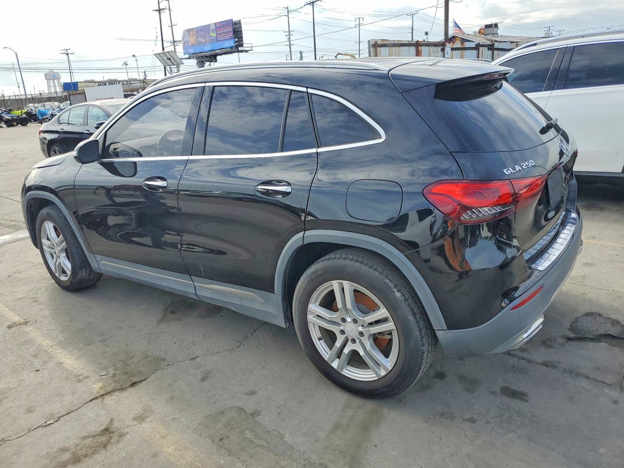 Mercedes-Benz GLA 250