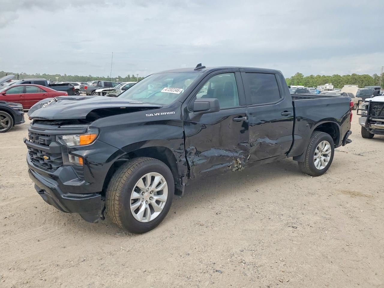 Salvage Chevrolet Silverado Image