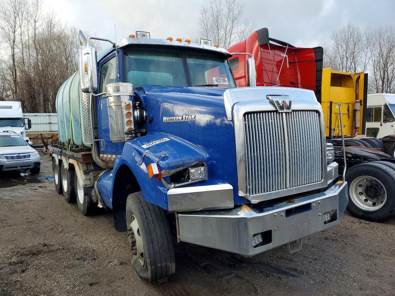 Salvage Western Star Auto Car 4900 Image