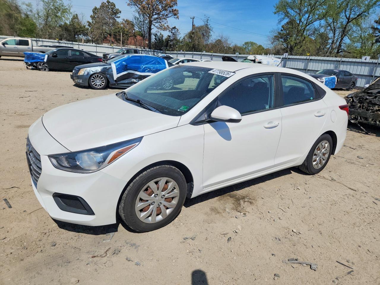 Salvage Hyundai ACCENT Image
