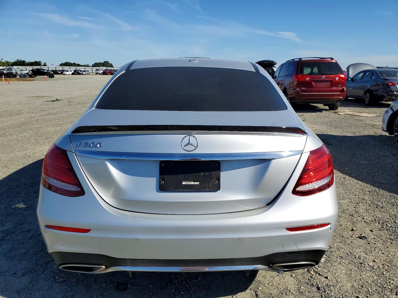 Mercedes-Benz E-Class 300