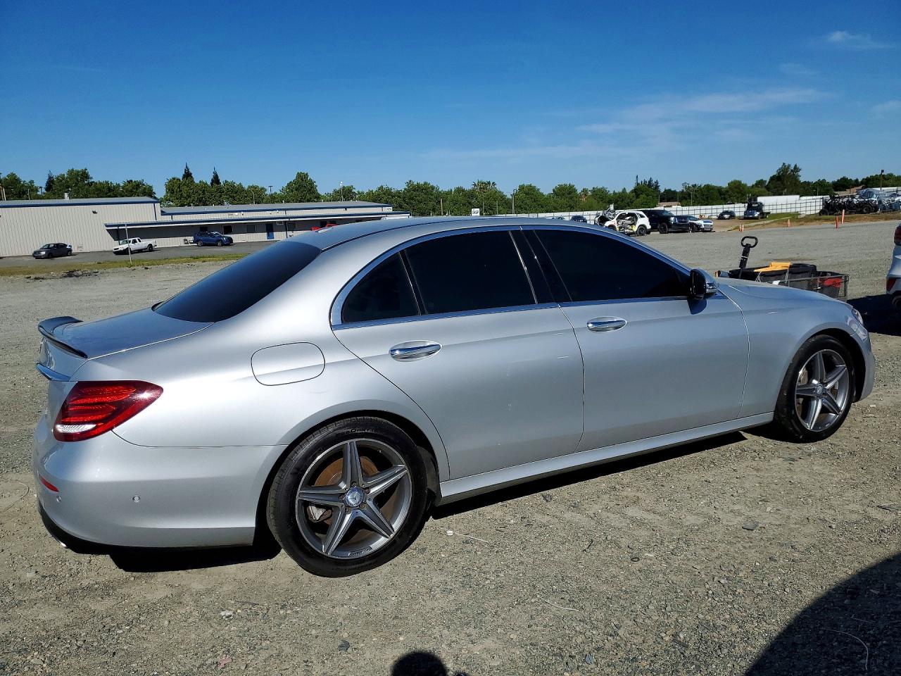 Mercedes-Benz E-Class 300