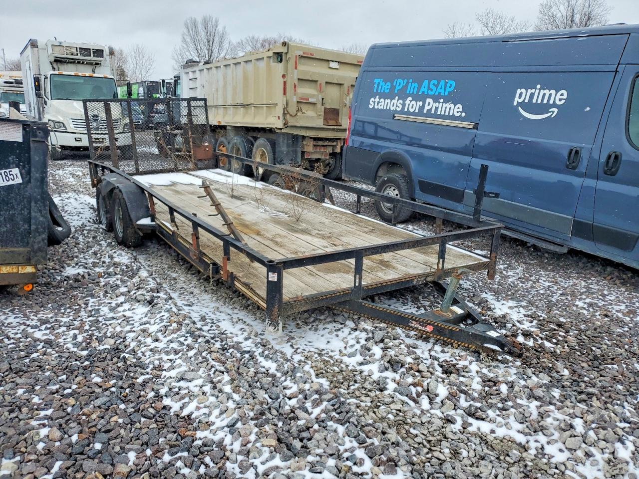 Salvage Hartland Trailers Image