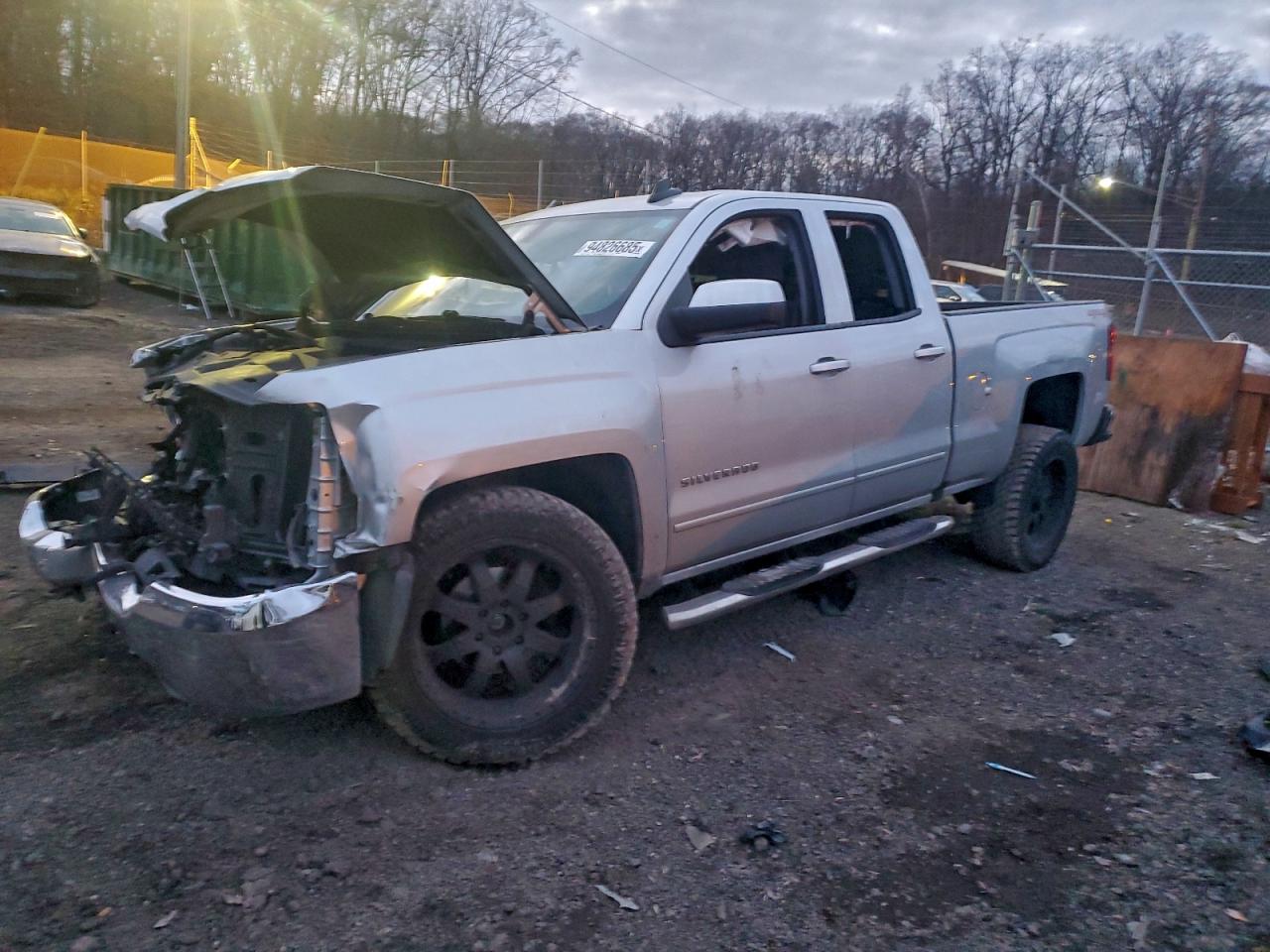Salvage Chevrolet Silverado Ld Image