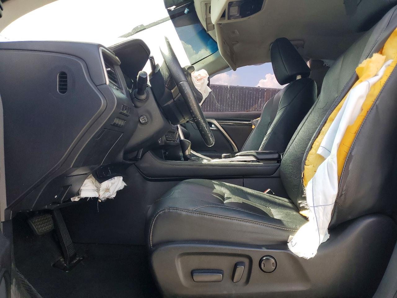 Lexus RX Base