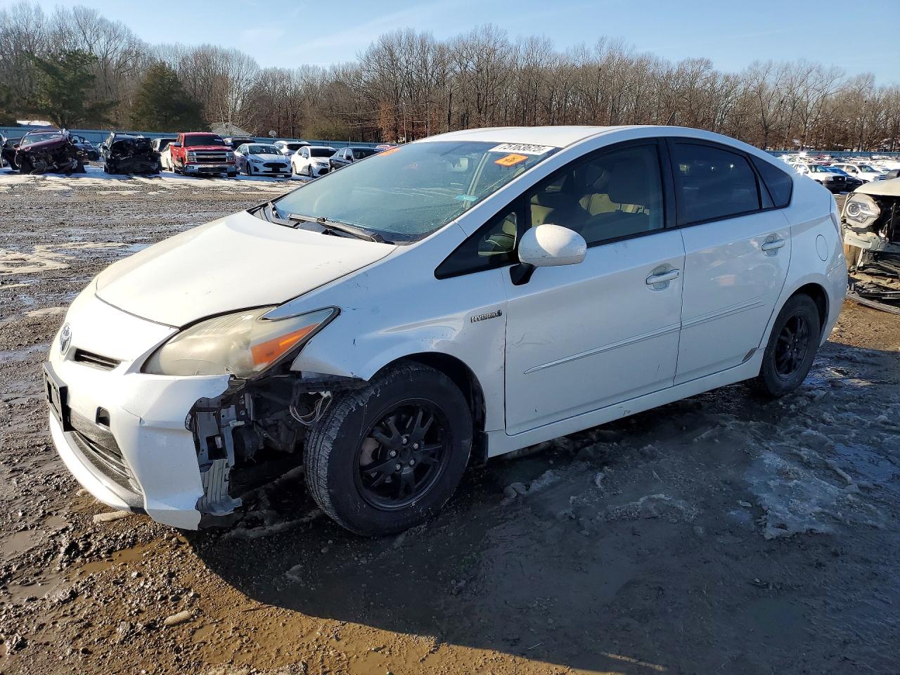 Salvage Toyota Prius Image