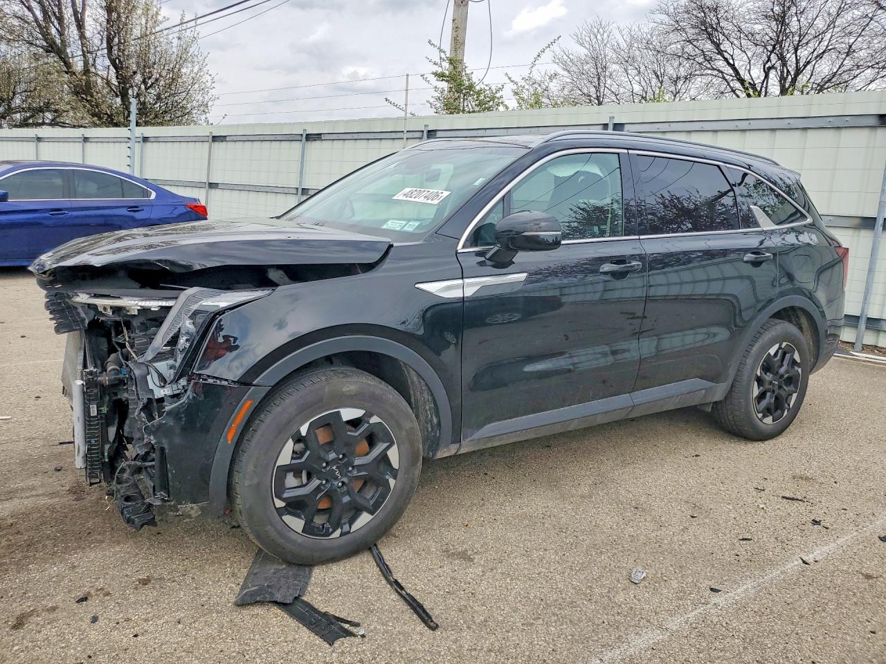 Salvage Kia Sorento Image