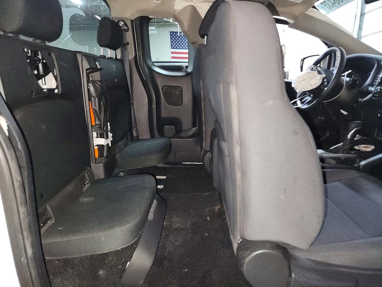 Nissan Frontier S