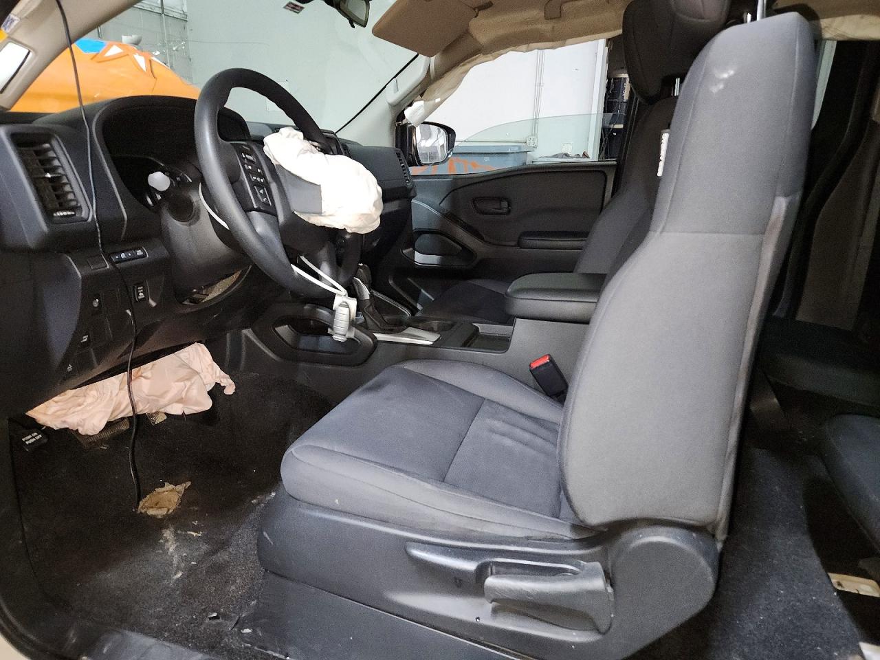 Nissan Frontier S