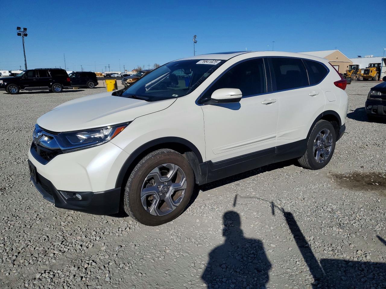 Salvage Honda CR-V Image