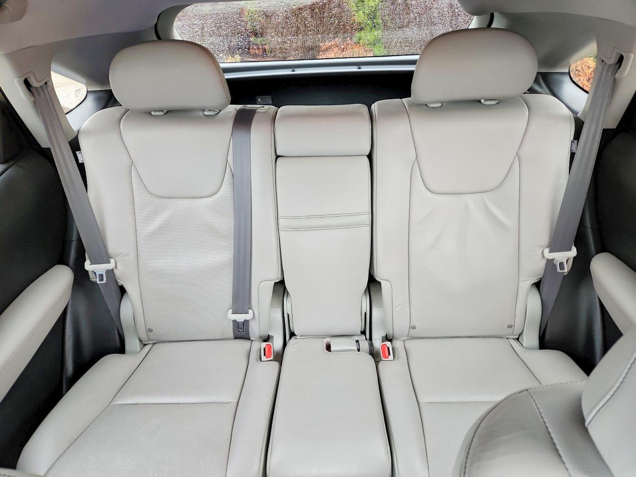 Lexus RX Base