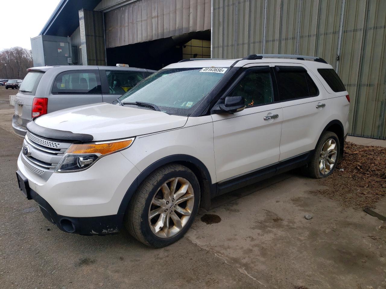 Salvage Ford Explorer Image