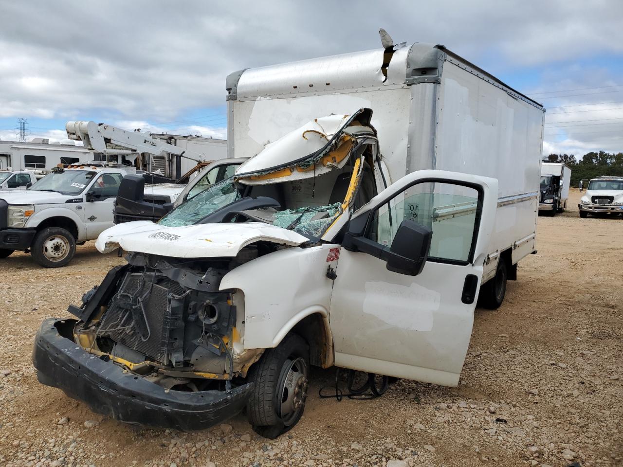 Salvage GMC Savana Image