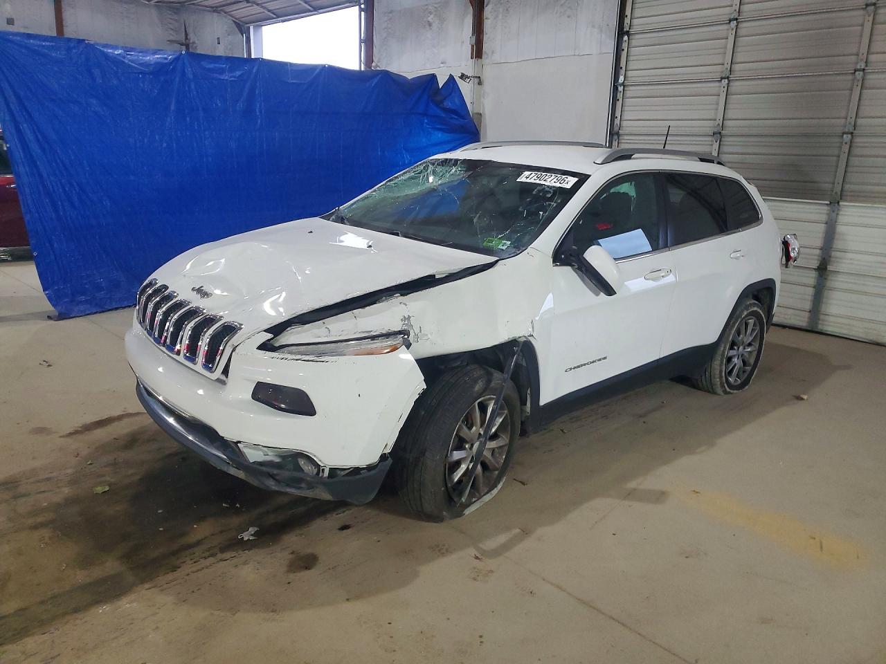 Salvage Jeep Cherokee Image