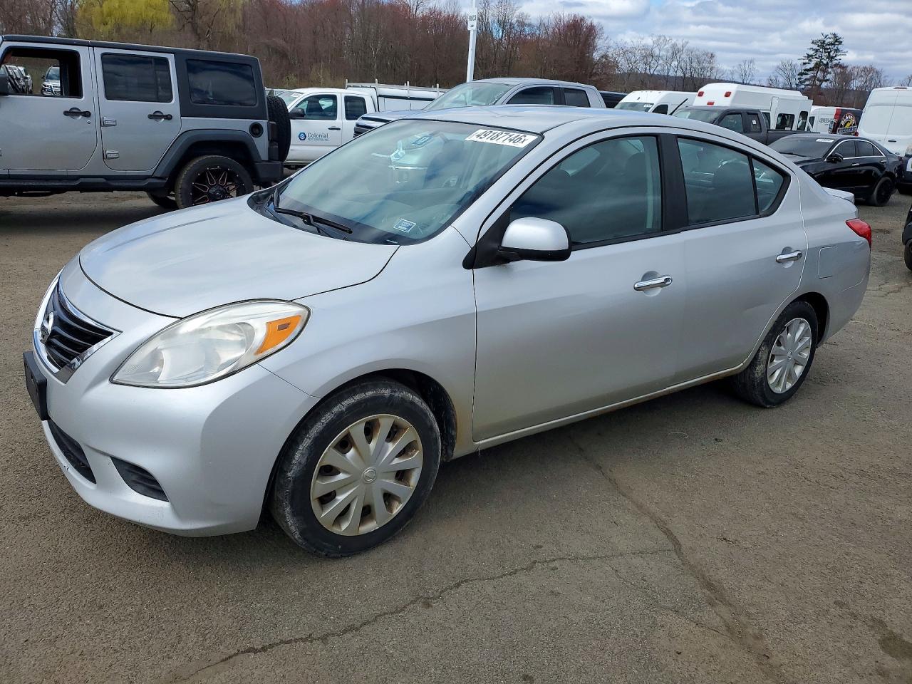 Salvage Nissan Versa Image