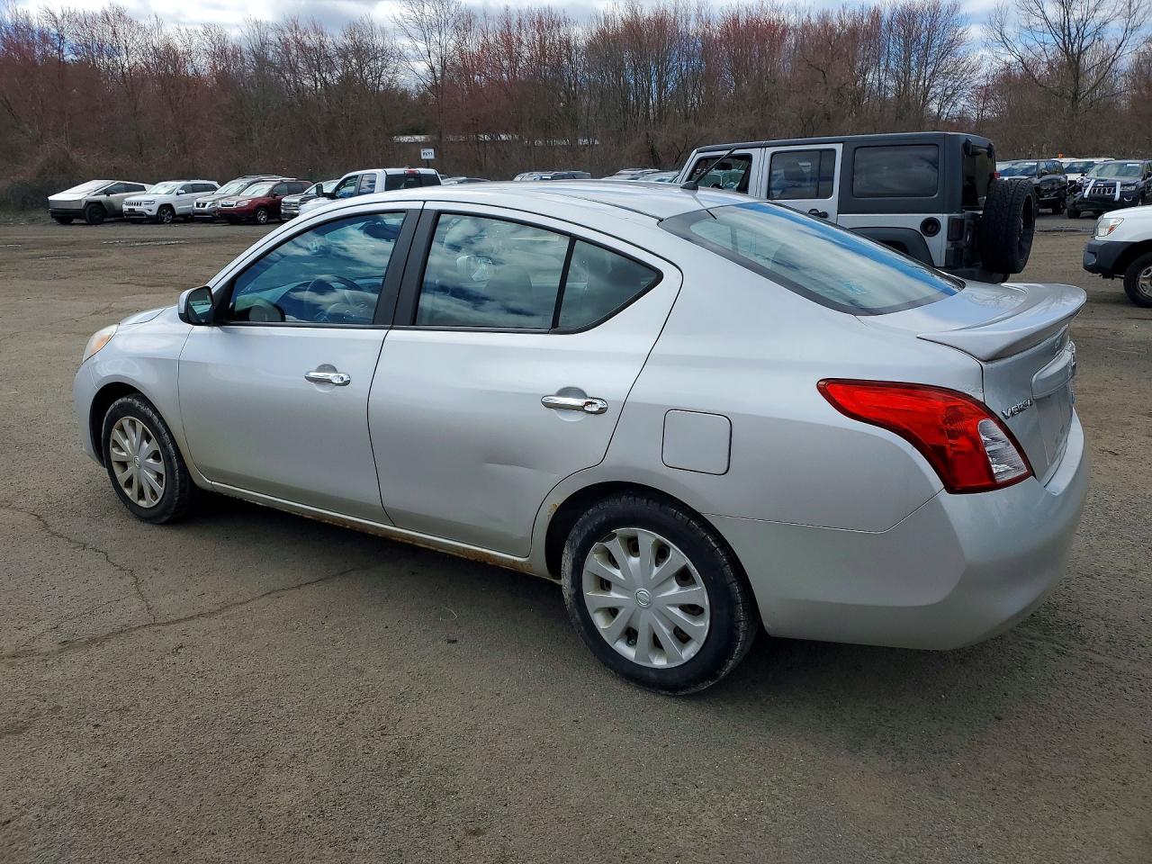 Nissan Versa 1.6 S