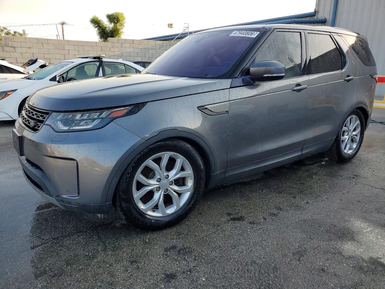 Salvage Land Rover Discovery Image