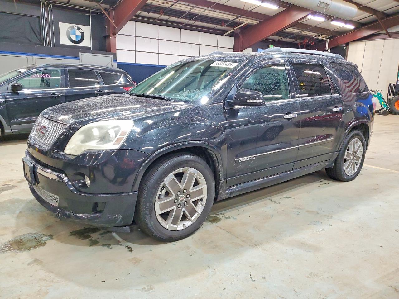 Salvage GMC Acadia Image