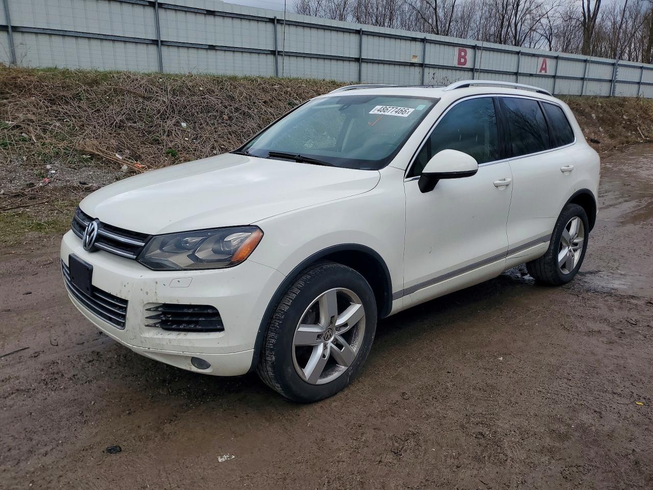 Salvage Volkswagen Touareg Image