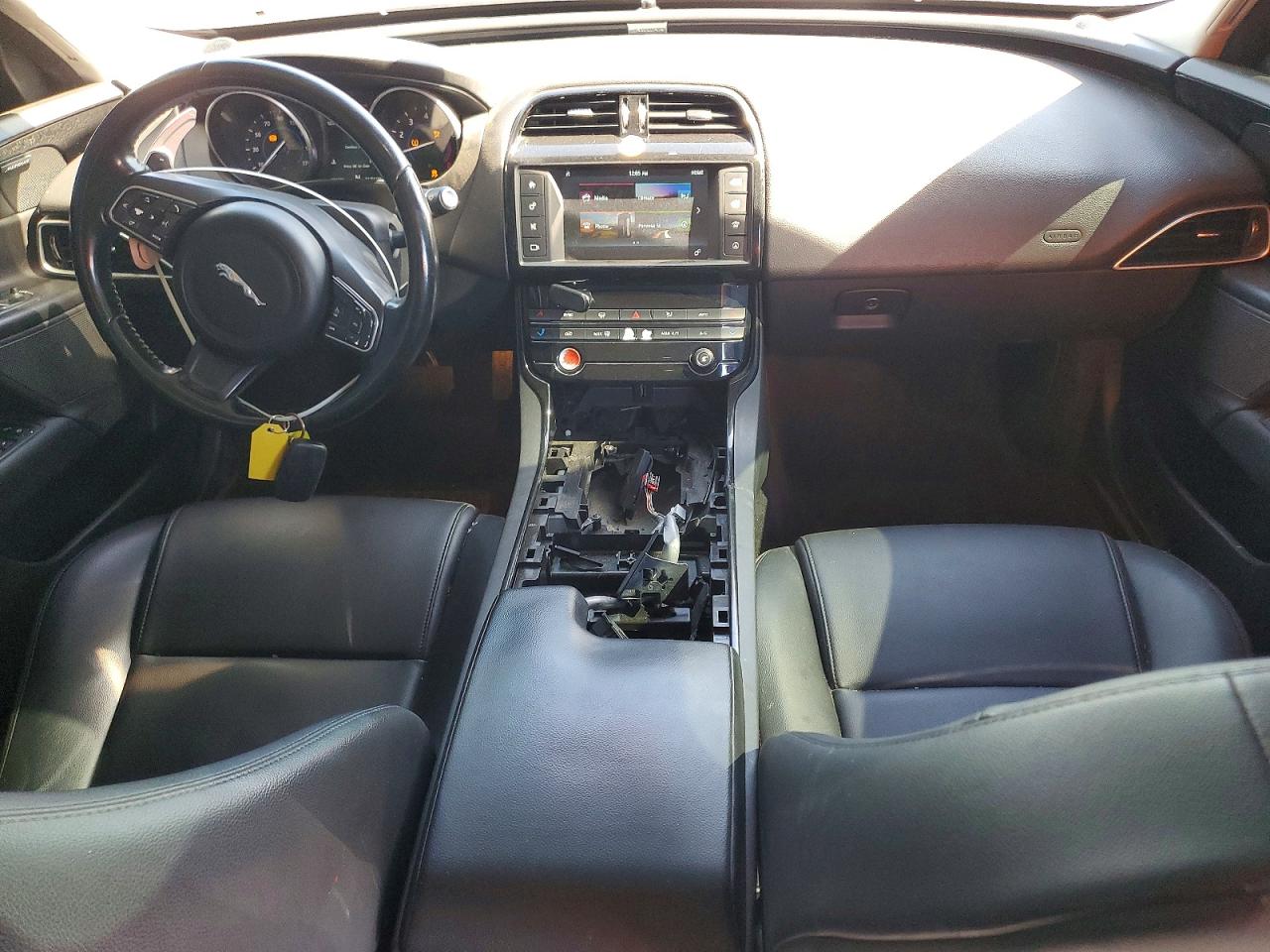 Jaguar XE Premium