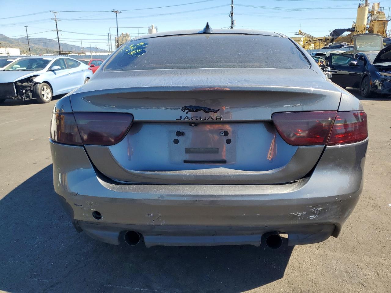 Jaguar XE Premium