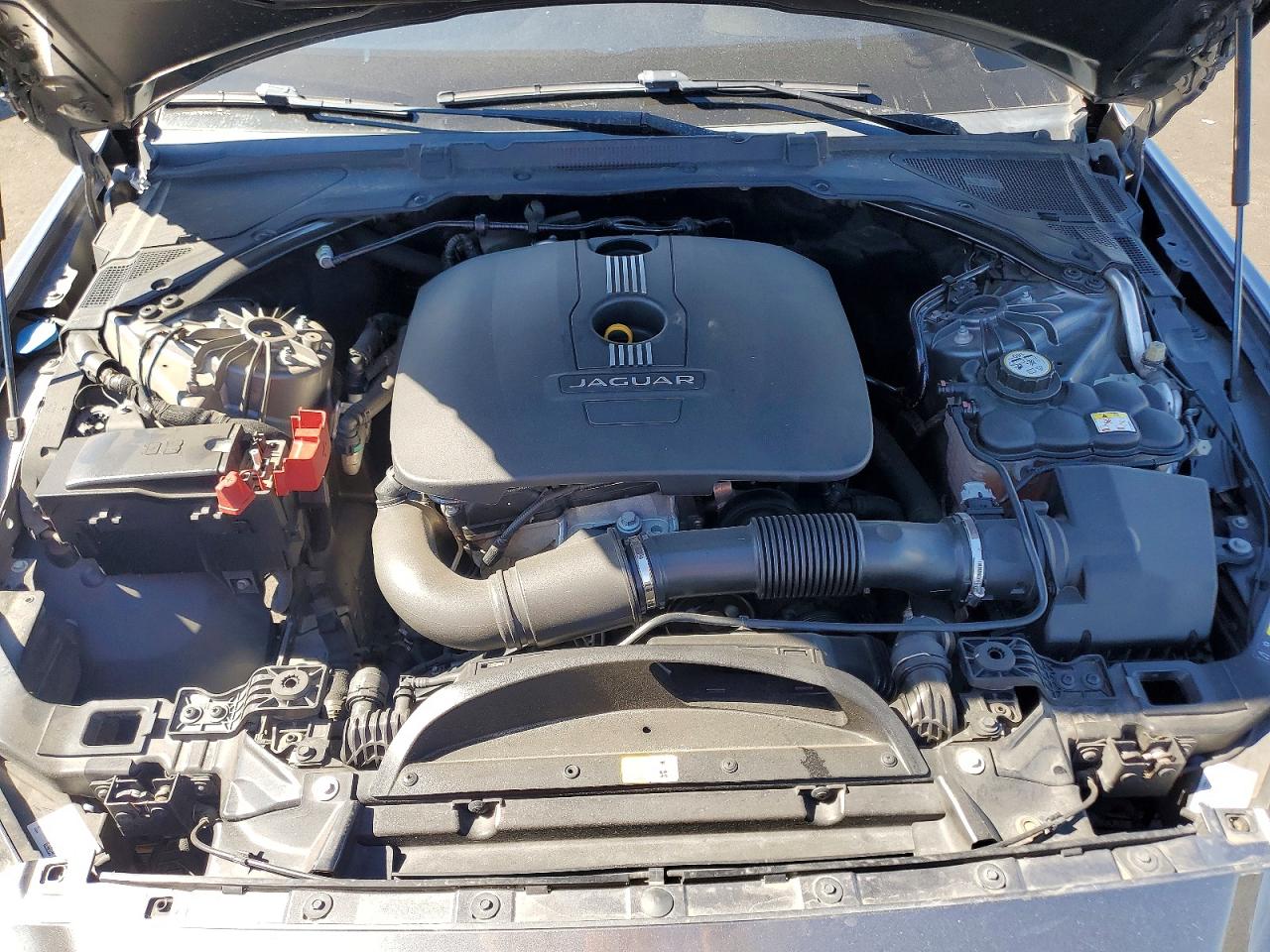 Jaguar XE Premium