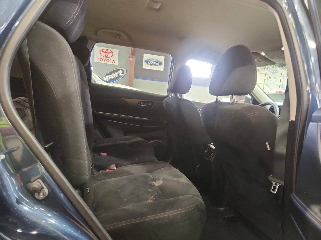 Nissan Rogue S